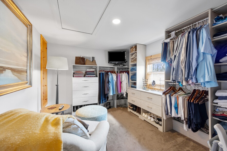 More Photos Of 296 N Main St, Sayville Industrial For Sale