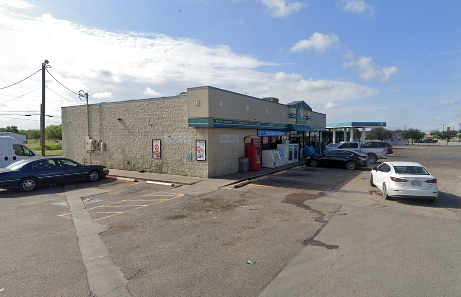 More Photos Of 201 S Broadway St, Premont Storefront For Sale