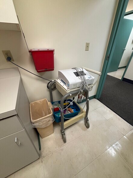 More Photos Of 1996 Centre St, West Roxbury Medical For Lease