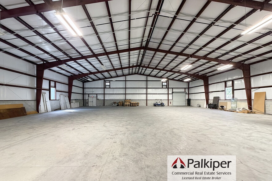 More Photos Of 14180 E Colonial Dr, Orlando Warehouse For Lease