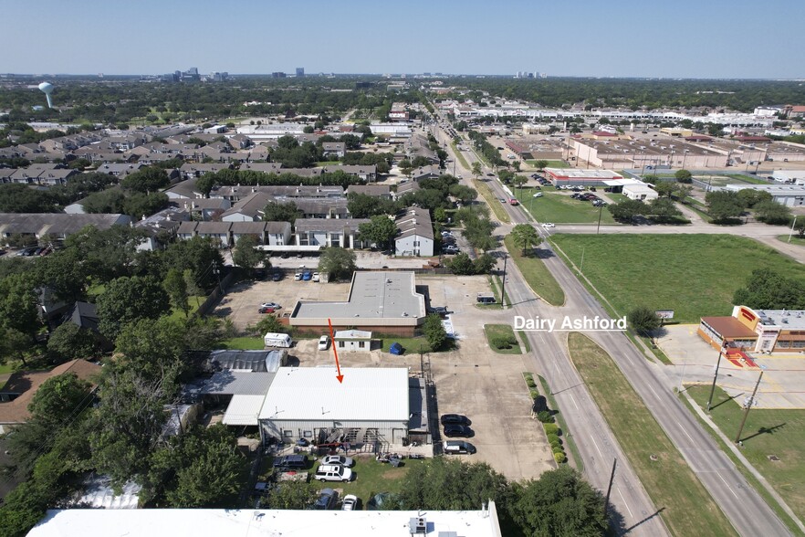 More Photos Of 2920 Dairy Ashford Rd, Houston Showroom For Sale