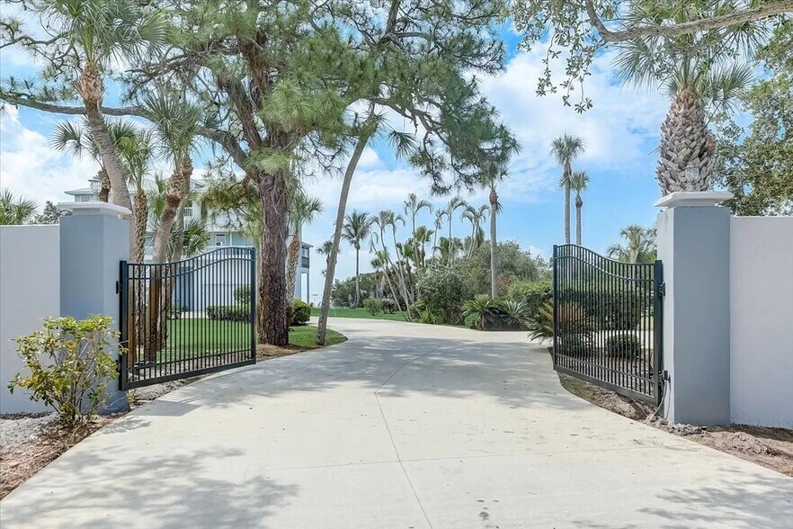 More Photos Of 2424 Bay Dr, Bradenton Land For Sale
