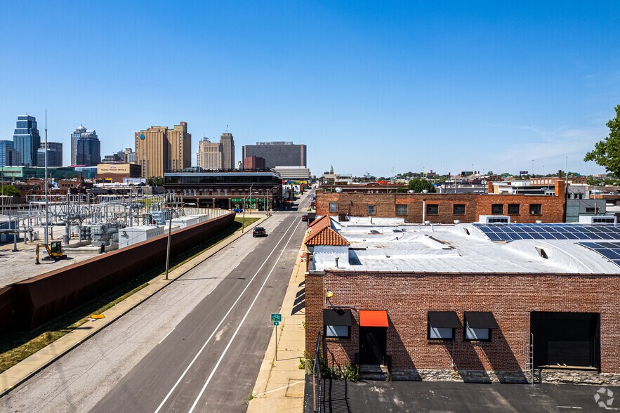 More Photos Of 1813-1831 Holmes St, Kansas City Light Distribution For Sale