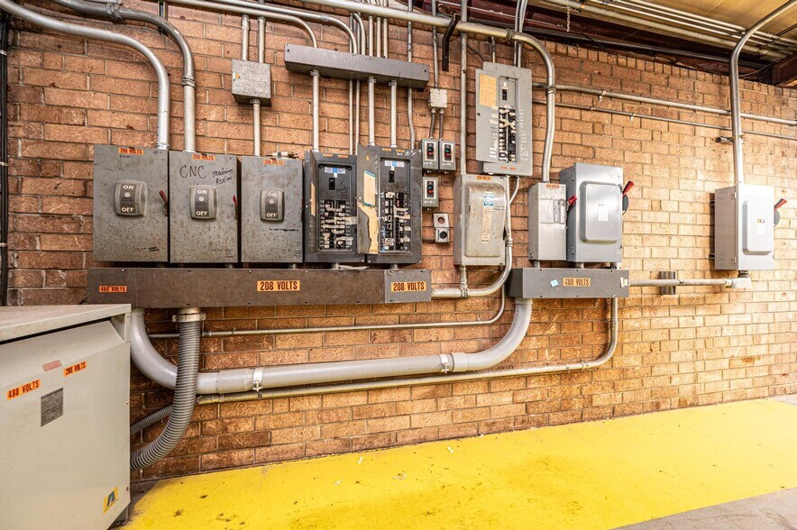 More Photos Of 7626 Cavalier Way, Connellys Springs Warehouse For Lease