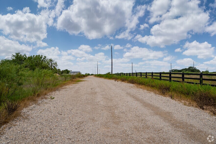 More Photos Of 20231 Pleasanton Rd, San Antonio Trailer Camper Park For Sale