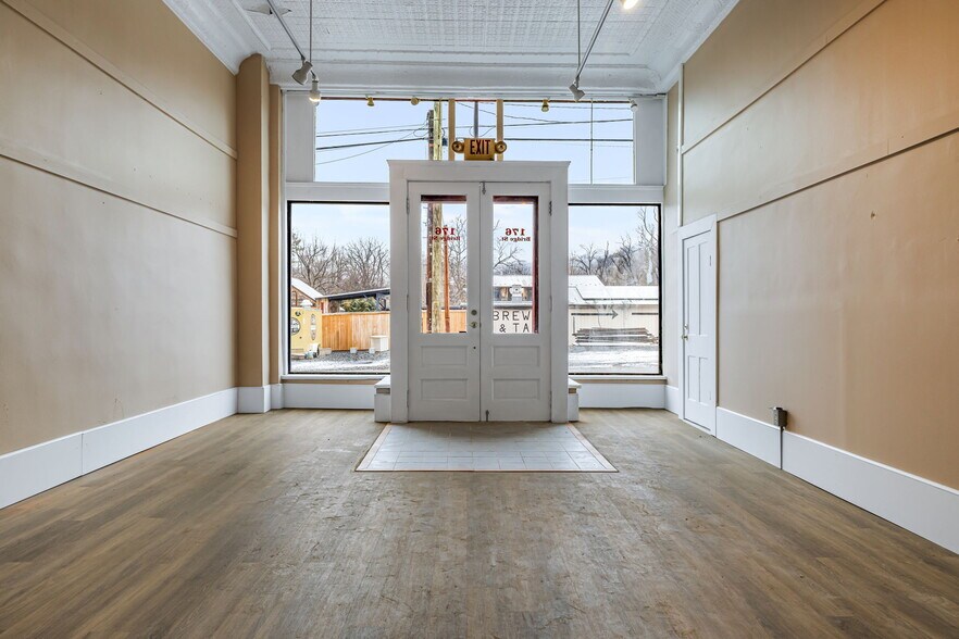 More Photos Of 24 #3 South Andrews Ave, Hot Springs Office For Sale