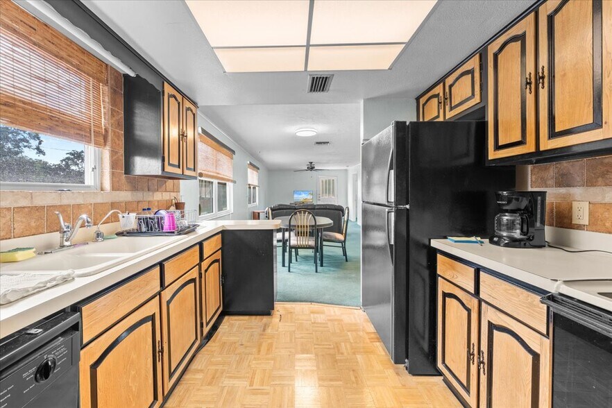 More Photos Of 5812 Missouri Ave, New Port Richey Flex For Sale