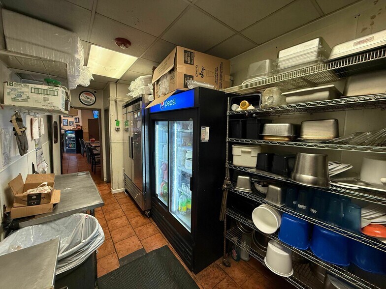 More Photos Of 834 E Division St, Springfield Restaurant For Sale