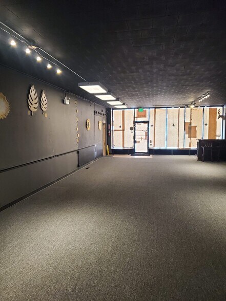 More Photos Of 4123-4125 Oakton St, Skokie Storefront For Sale