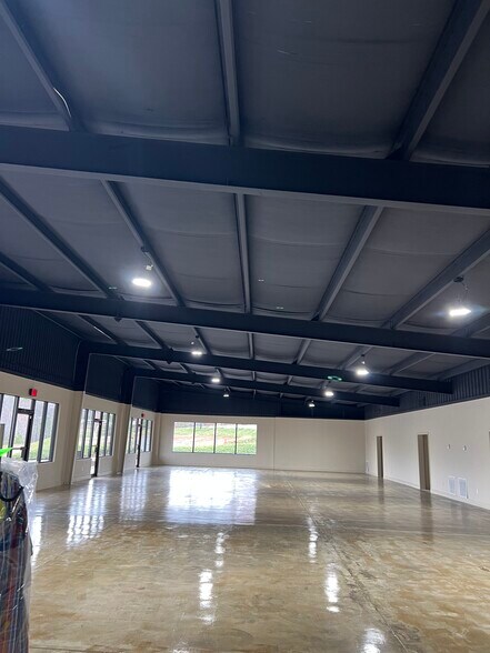 More Photos Of 98 Dean Goss Dr, Jasper Storefront Retail Office For Sale