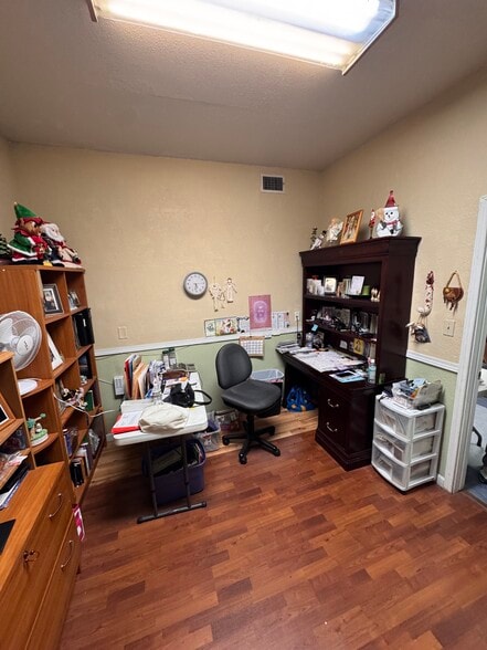 More Photos Of 609 Pat Booker Rd, Universal City Storefront Retail Office For Sale
