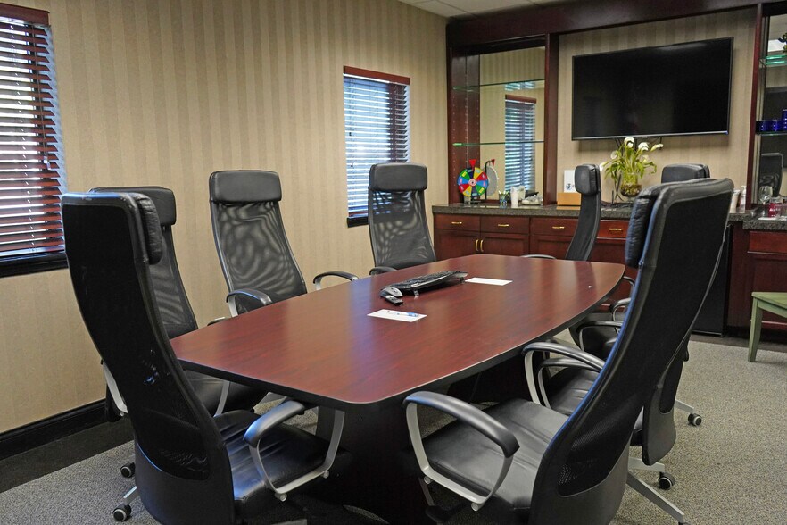 More Photos Of 483 Montgomery Rd, Altamonte Springs Office For Sale