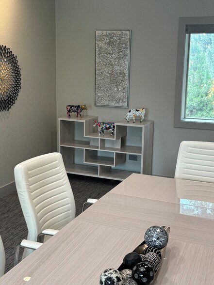 More Photos Of 515 Jerry St, Castle Rock Office For Sale