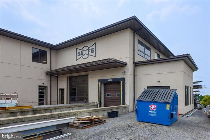 More Photos Of 206 W Kendig Rd, Willow Street Warehouse For Sale