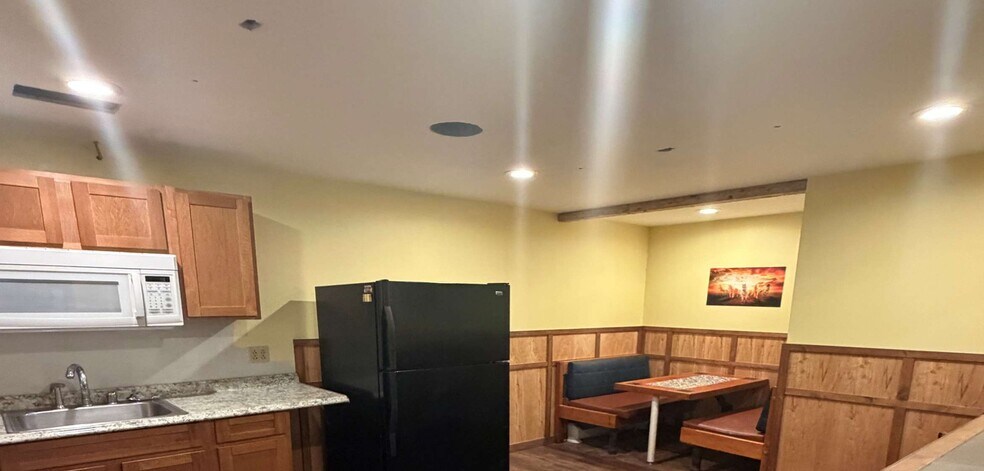 More Photos Of 15 McArdle St, Rochester Manufacturing For Lease