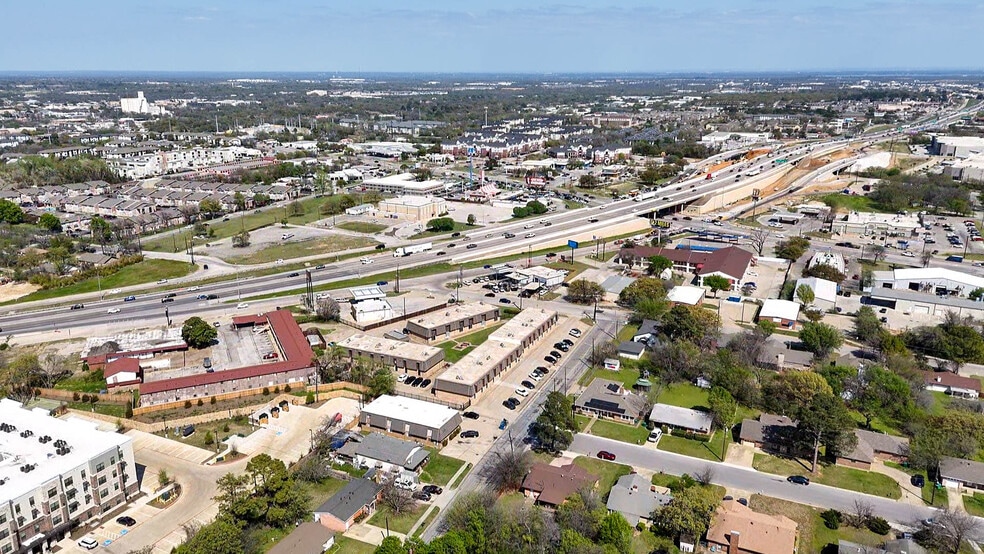 More Photos Of 900 Willowwood St, Denton Dormitory For Sale