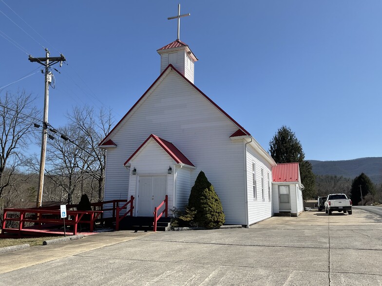 More Photos Of 205 Summit Dr, Covington Religious Facility For Sale