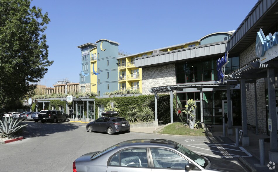 Primary Photo Of 515 S Congress Ave, Austin Freestanding For Lease