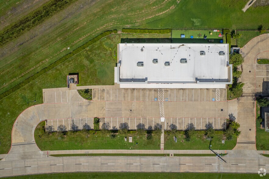 More Photos Of 3220 Kirby Dr, Pearland Storefront For Lease