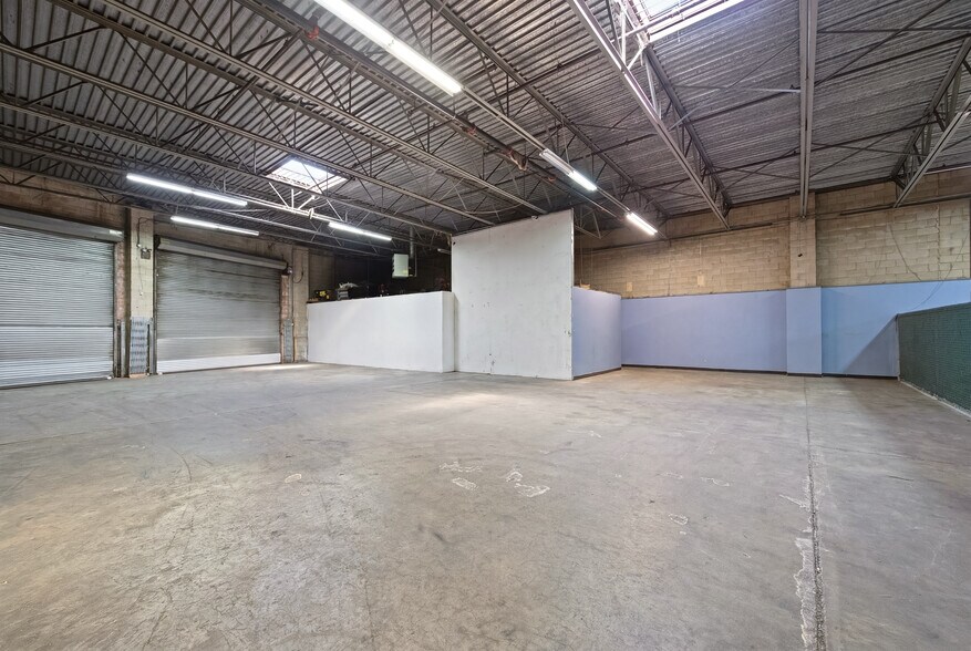 More Photos Of 254 Henry St, Inwood Warehouse For Sale