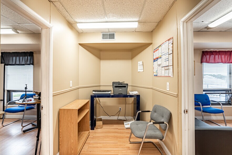 More Photos Of 55 Jefferson Blvd, Warwick Office For Sale