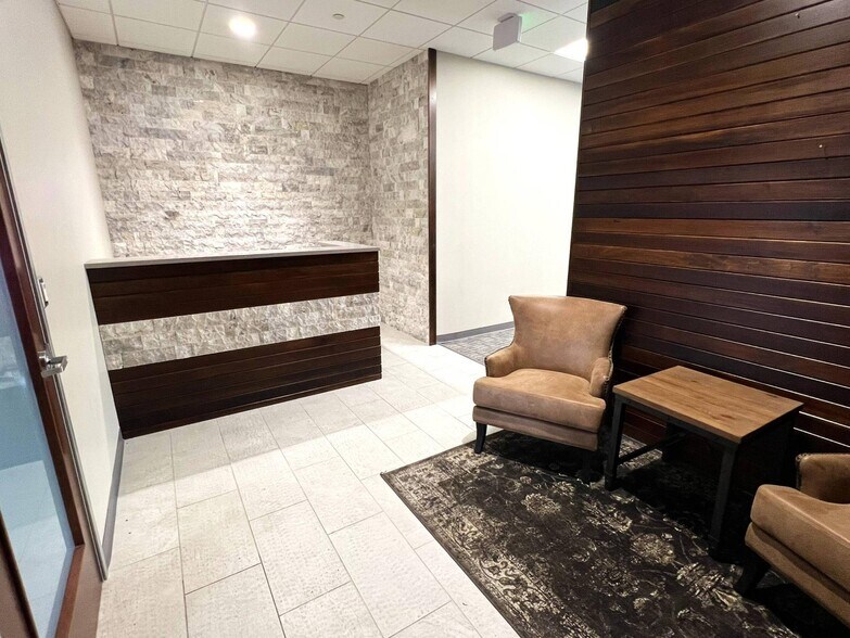 More Photos Of 5920 W William Cannon Dr, Austin Office For Sale