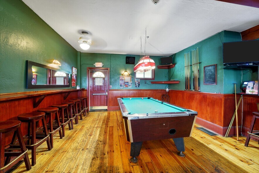 More Photos Of 809 Nooseneck Hill Rd, West Greenwich Restaurant For Sale