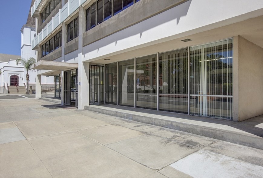 More Photos Of 515 N Sycamore St, Santa Ana Office For Lease