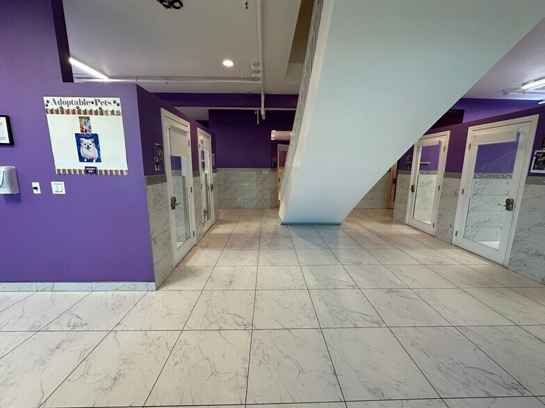 More Photos Of 6188 S Sandhill Rd, Las Vegas Veterinarian Kennel For Sale