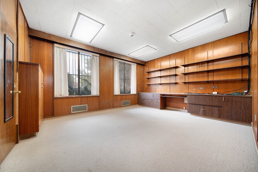 More Photos Of 19711 Greenfield Rd, Detroit Religious Facility For Sale