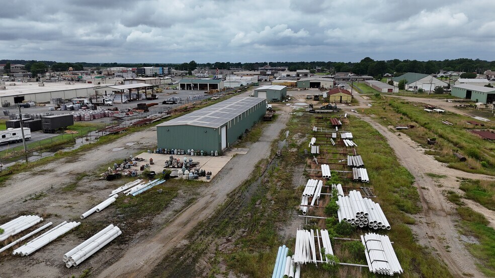 More Photos Of 2015 S Main St, Stuttgart Warehouse For Sale