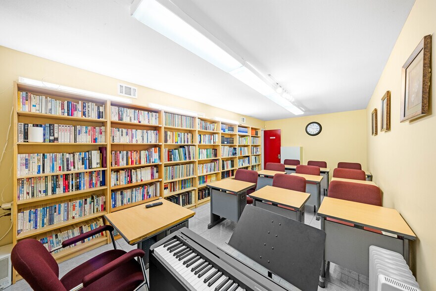 More Photos Of 4100 W Commonwealth Ave, Fullerton Office For Sale