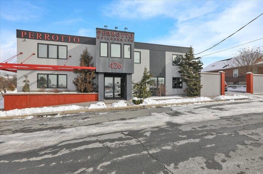 Primary Photo Of 426 Warren St, Reading Office For Sale