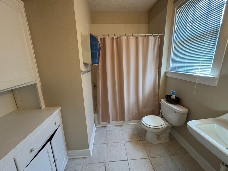 More Photos Of 436 S Fannin Ave, Tyler Office Residential For Sale