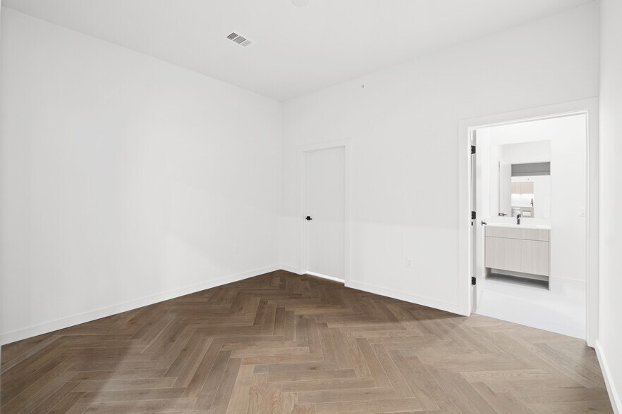More Photos Of 2209 S First St, Austin Apartments For Sale
