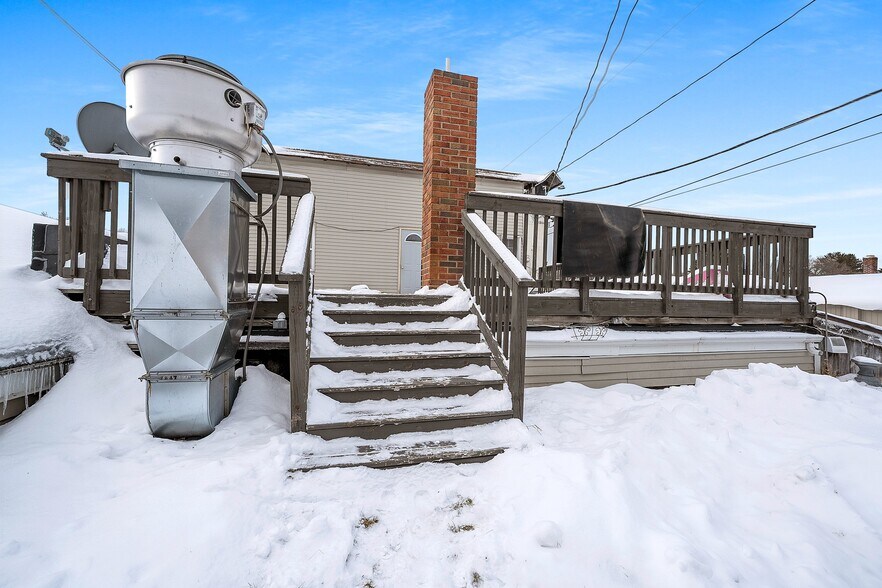 More Photos Of 326 Main St, Wausaukee Bowling Alley For Sale