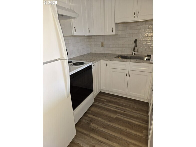 More Photos Of 1607 NE 26th Ave, Portland Apartments For Sale