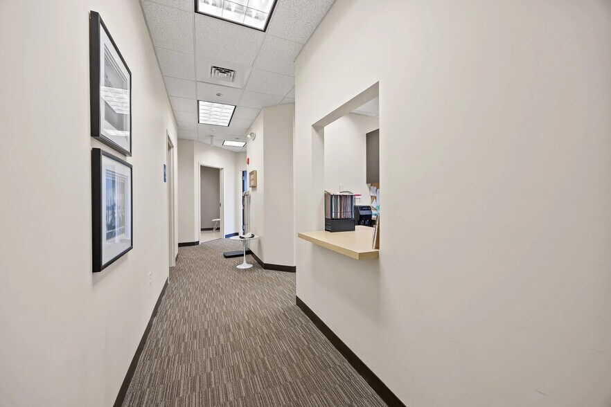 More Photos Of 2000 McDonald Rd, South Elgin Medical For Lease