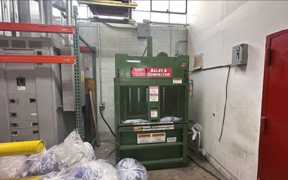 More Photos Of 450 Smith St, Farmingdale Warehouse For Sale