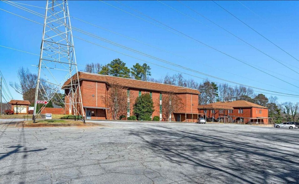 More Photos Of 5370 Ash St, Forest Park Religious Facility For Sale