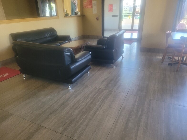 More Photos Of 9000 Airport Blvd, Houston Hotel For Sale