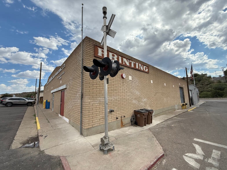 Primary Photo Of 298 N Pine St, Globe Light Distribution For Sale