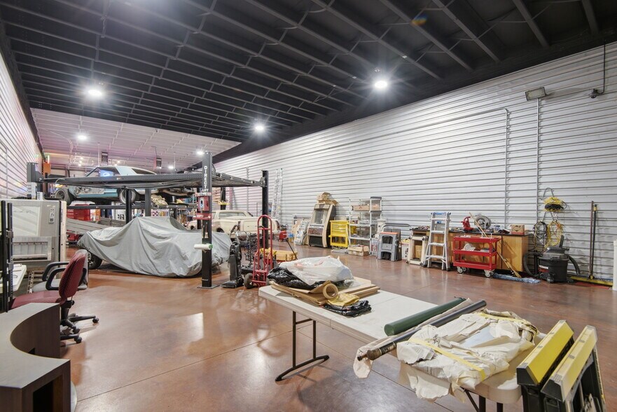 More Photos Of 9337 Commerce Center St, Highlands Ranch Showroom For Sale