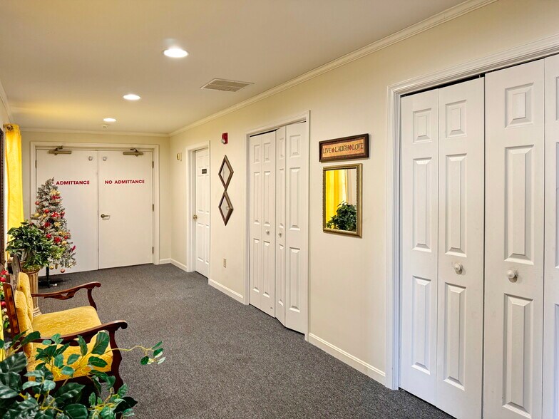 More Photos Of 18119 N Sussex Hwy, Bridgeville Office For Sale
