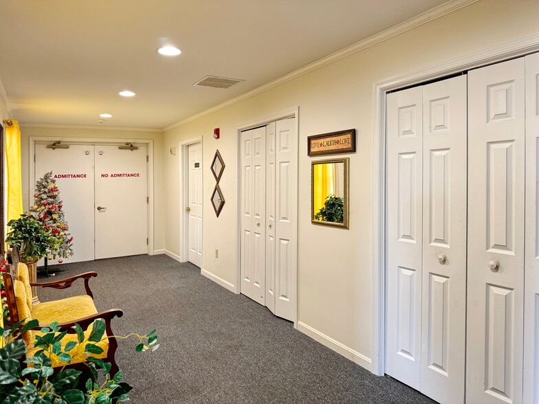 More Photos Of 18119 N Sussex Hwy, Bridgeville Office For Sale