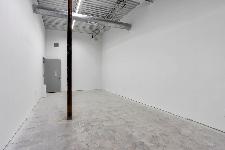 More Photos Of 1215-1219 NW 23rd St, Oklahoma City Storefront For Lease