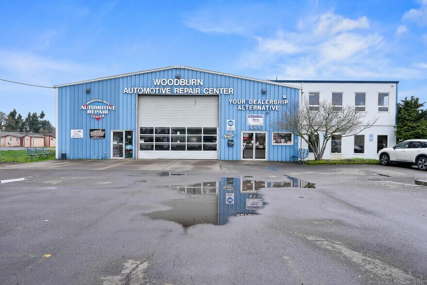 More Photos Of 555 N Pacific Hwy, Woodburn Auto Repair For Sale