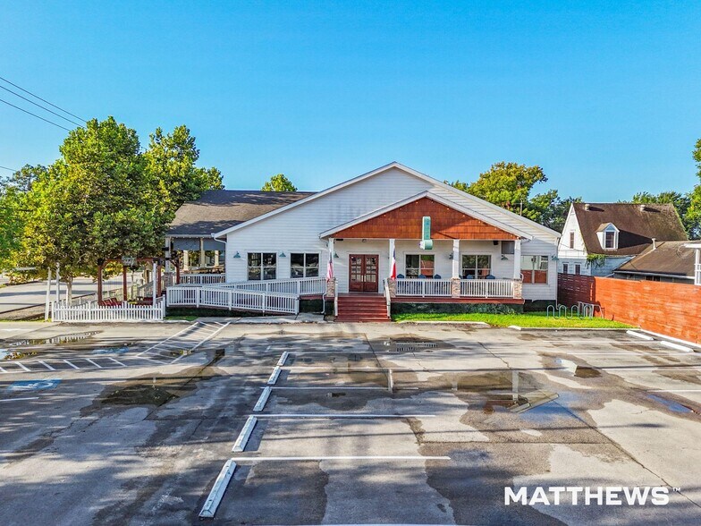 More Photos Of 1919 Beall St, Houston Restaurant For Sale