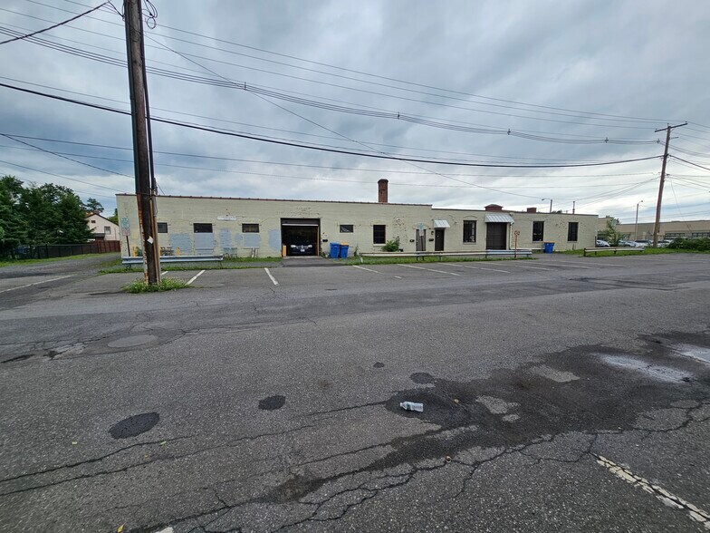 Primary Photo Of 477B Hasbrouck Ave, Kingston Manufacturing For Lease