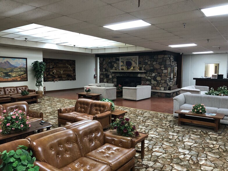 More Photos Of 1110 E Bristol Rd, Burton Medical For Lease